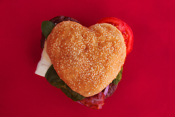 포토 JPG 해외이미지 모양 음식 백그라운드 컨셉 토마토 채소 텍스트 양파 치즈 패스트푸드 샌드위치 발렌타인데이 육류 사랑 사람없음 빨간색 식사 저녁식사 놀람 소고기 튀김 햄버거 하트 클래식 그릴 상추 바비큐 먹기 심볼 속도 깨 베이컨 점심식사 번 치즈버거 해로움 핸드메이드 카피스페이스 해외202004 해외포토 감정 빵 컬러 식재료 모션 데이이벤트 주방용품 유제품 표정 돼지고기 공백 조미료 인스턴트 파일형식 이미지허브