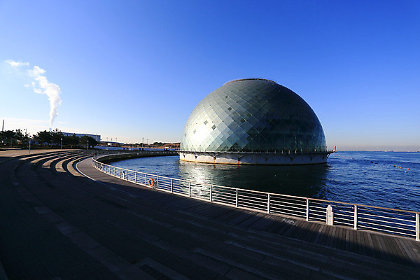 포토 JPG 해외이미지 구름 실루엣 바다 하늘 풍경 사람없음 건물 물 햇빛 만 저녁 오사카 해외202004 해외포토 자연요소 건축물 촬영기법 태양 일본 야간 파일형식 이미지허브