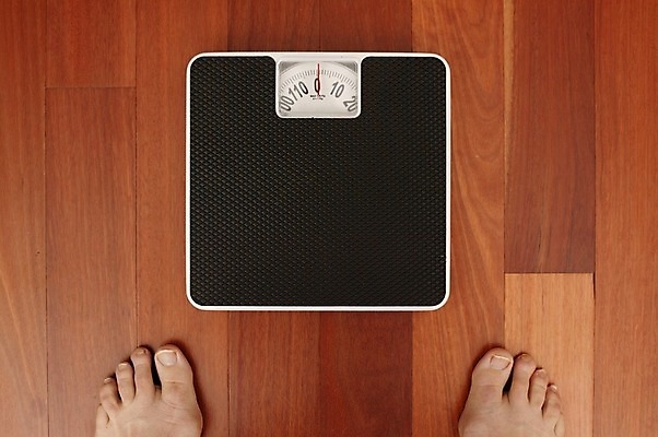 포토 JPG 해외이미지 다이어트 가정 건강 사람없음 검은색 기계 목욕 방 욕실 수확 관찰 닫기 몸무게 측정 오브젝트 눈금 복고 펑키 아날로그 칼로리 다이얼 계량 고립 옛날 중고 해외202004 해외포토 컬러 농업 모션 청결 파일형식 이미지허브