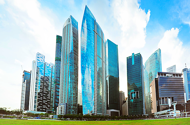 포토 JPG 해외이미지 외관 아시아 여행 비즈니스 건축양식 하늘 사람없음 건물 가로 초록색 금융 파란색 빛 도시풍경 사무실 햇빛 태양 탑 고층빌딩 도시 화려 센터 재산 도심 큼 상업 지역 타운 스카이라인 싱가폴 해외202004 해외포토 자연요소 건축물 건축 나라 컬러 컨셉 풍경 빌딩 경제 크기 파일형식 이미지허브