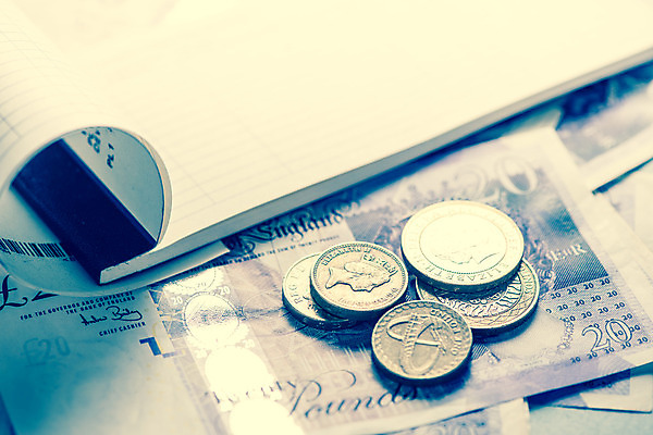 포토 JPG 해외이미지 백그라운드 컨셉 돈 비즈니스 성공 영국 사람없음 금융 쌓기 동전 성장 변화 시장 재산 황금 주식 연도 심볼 투자 이익 파운드 수익 대출 빚 세금 수입 과세 비용 해외202004 해외포토 유럽 모션 경제 파일형식 이미지허브