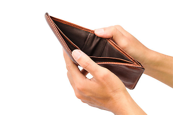 포토 JPG 해외이미지 손 남자 클리핑패스 백그라운드 컨셉 돈 비즈니스 사람 사람없음 금융 경제 쇼핑 검은색 저축 흰색 잡기 비즈니스맨 오픈 지갑 가난 가죽 검색 문제 보여주기 빈털터리 파산 빚 고립 우울증 위기 해외202004 해외포토 컬러 모션 신체부위 직장인 재산 질병 파일형식 이미지허브