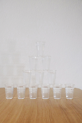 포토 JPG 해외이미지 음료 벽 유리 탁자 건강 사람없음 목재 컵 물 쌓기 신선 투명 액체 플라스틱 갈증 배열 상쾌 피라미드 내추럴 줄서기 해외202004 해외포토 자연요소 나무 식기 건축물 감정 가구 재료 모션 재질 랜드마크 파일형식 이미지허브