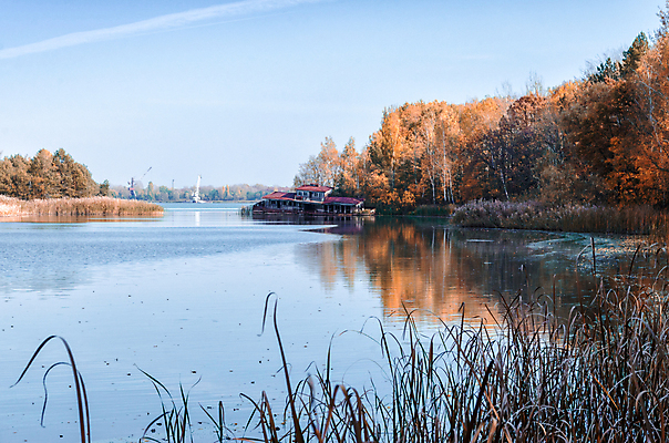 포토 JPG 해외이미지 나무 식물 구름 계절 호수 여행 잎 오렌지 자연 하늘 주택 풍경 사람없음 야외 건물 물 강 노란색 항구 가을 위험 사건 버리기 위협 언덕 폐허 감염 깨짐 방사선 생태학 우크라이나 재앙 해외202004 해외포토 자연요소 건축물 교육 유럽 컬러 컨셉 과일 교통시설 모션 생태계 파일형식 이미지허브