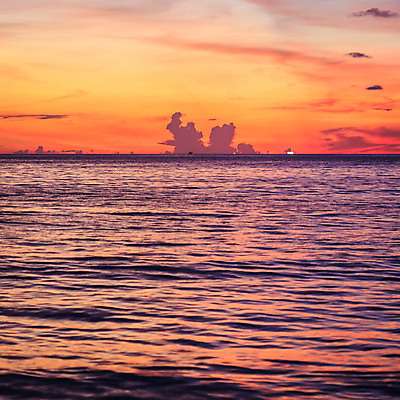 포토 JPG 해외이미지 구름 실루엣 파도 바다 백그라운드 오렌지 태국 자연 하늘 날씨 풍경 사람없음 빨간색 물 여름 파란색 빛 햇빛 태양 반사 노란색 일출 황혼 일몰 새벽 서핑 저녁 내추럴 푸켓 수평선 해외202004 해외포토 자연요소 계절 아시아 컬러 과일 촬영기법 노을 수상스포츠 야간 생태계 파일형식 이미지허브