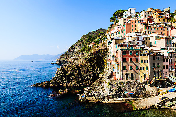 포토 JPG 해외이미지 유럽 도로 바다 여행 건축양식 낚시 날씨 휴가 산 주택 풍경 사람없음 건물 물 여름 파란색 컬러풀 마을 항구 이탈리아 보트 지중해 휴양지 타운 해외202004 해외포토 자연요소 건축물 계절 건축 나라 길 컬러 배_교통 교통시설 레저 장소 도시 파일형식 이미지허브
