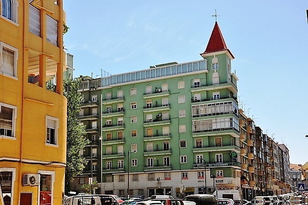 포토 JPG 해외이미지 벽 패턴 건축양식 하늘 지붕 거리 주택 사람없음 건물 장식 파란색 탑 바위 도시 지중해 포르투갈 타일 묘사 장면 모자이크 타운 리스본 옛날 해외202004 해외포토 건축물 건축 유럽 바다 컬러 무늬 돌_바위 파일형식 이미지허브