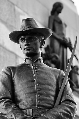 포토 JPG 해외이미지 나무 로우앵글 조각 휴가 흑백 사람없음 야외 세로 조각상 미국 병정 천연기념물 해외202004 해외포토 식물 뷰포인트 북아메리카 촬영기법 조형물 파일형식 이미지허브