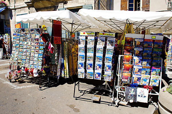 포토 JPG 해외이미지 외관 유럽 여행 사람없음 야외 책 프랑스 도시 세계여행 시장 엽서 기념품 타운 서유럽 프로방스 해외202004 해외포토 나라 세계 편지 오브젝트 파일형식 이미지허브