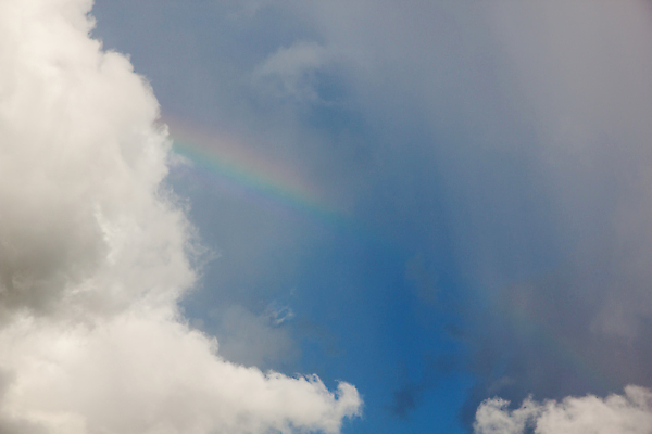 포토 JPG 해외이미지 구름 백그라운드 무지개 자연 하늘 날씨 풍경 사람없음 야외 파란색 흰색 자연백그라운드 솜털 빛망울 광 현상 해외202004 해외포토 자연요소 컬러 빛 생태계 파일형식 이미지허브