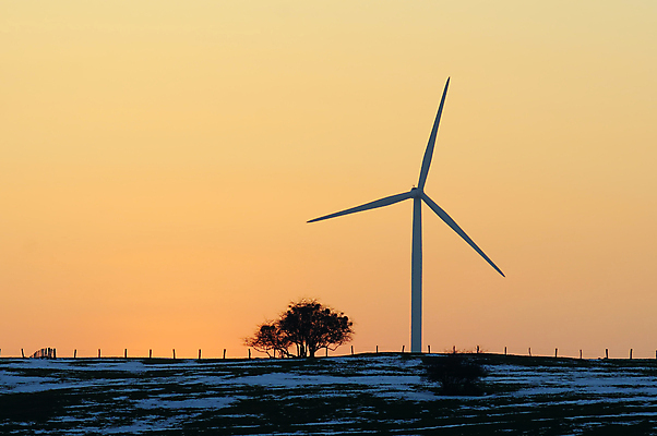 포토 JPG 해외이미지 실루엣 자연 하늘 바람 풍경 사람없음 초록색 글로벌 일출 환경 힘 일몰 재활용 풍차 발전기 에너지 자원 유지 생태학 해외202004 해외포토 자연요소 교육 컬러 날씨 촬영기법 노을 발전소 친환경 생태계 파일형식 이미지허브