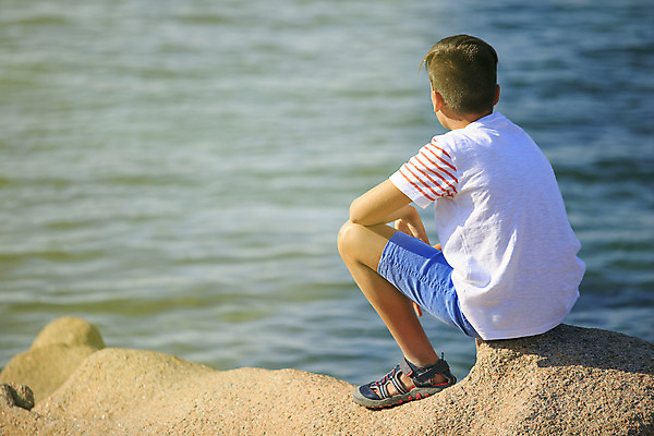 포토 JPG 해외이미지 학생 라이프스타일 응시 남자 감정 모래 바다 생각 겨울 신체 청소년 자연 하늘 미래 스트레스 한명 사람 앉기 소년 성인 야외 10대 평화 희망 침묵 고요 고통 추위 슬픔 분노 마음 운명 관찰 고독 가득함 향수 명상 고민 걱정 싱글 문제 나쁜 배려 부정적 사춘기 소셜 우울증 혼자 수평선 해외202004 해외포토 1 시선 계절 어린이 컨셉 모션 생활 소리 화장품 질병 생태계 파일형식 이미지허브