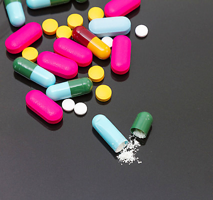 포토 JPG 해외이미지 과학 백그라운드 프레임 건강 사람없음 빨간색 세트 컬러풀 알약 약 건강관리 흰색 도움 컨테이너 약국 수집 허브 오브젝트 싱글 흙더미 조제 고립 돌봄 진통제 헬프 화학물질 항생제 해외202004 해외포토 식물 산업 컬러 컨셉 의학 모션 관리 흙 화학 만들기 파일형식 더미 이미지허브