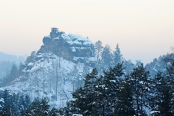 포토 JPG 해외이미지 나무 구름 계절 공원 유럽 여행 백그라운드 크리스마스 겨울 자연 하늘 아침 동화 새로움 산 풍경 사람없음 야외 목재 파란색 햇빛 태양 일출 환경 계곡 냉동 얼음 일몰 추위 안개 흰색 숲 스위스 서리 체코 내추럴 공화국 전국 폭설 눈내림 해외202004 해외포토 주간 자연요소 식물 공공시설 기념일 나라 컬러 컨셉 재료 날씨 눈_날씨 노을 자연재해 생태계 파일형식 이미지허브