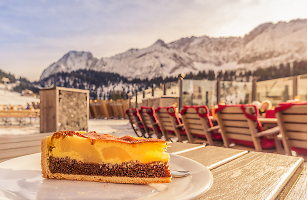 포토 JPG 해외이미지 계절 유럽 겨울 오렌지 과일 자연 탁자 하늘 휴가 디저트 산 사탕 사람없음 야외 목재 관광지 케이크 식당 카페 추위 시골 바 휴게실 오스트리아 맛 설탕 소중 알프스 코코아 화창 해외202004 해외포토 나무 나라 음료 음식 여행 가구 컨셉 재료 날씨 상점 생태계 파일형식 이미지허브