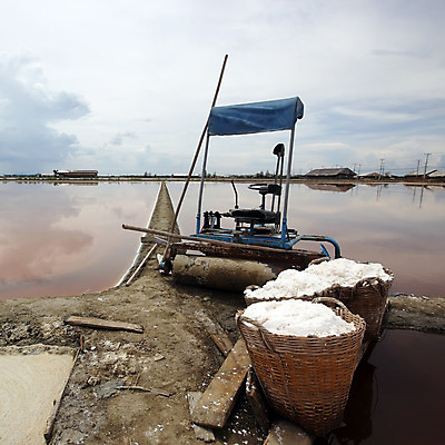 포토 JPG 해외이미지 음식 바다 밭 농업 재료 자연 하늘 건조 풍경 사람없음 물 여름 농장 환경 흙 흰색 뜨거움 농부 향신료 소금 절임 짠맛 해외202004 해외포토 자연요소 직업 계절 산업 컬러 맛 생태계 향미료 파일형식 이미지허브