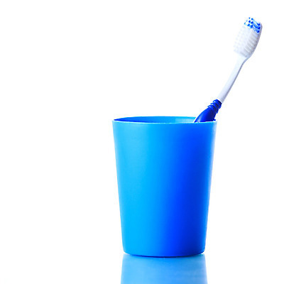 포토 JPG 해외이미지 백그라운드 유리 아침 건강 사람없음 파란색 약 장비 흰색 신선 붓 치아 칫솔 플라스틱 오브젝트 치과의사 치약 고립 돌봄 옛날 위생관리 해외202004 해외포토 주간 컬러 의학 모션 재질 관리 위생용품 의사 소화기관 파일형식 이미지허브