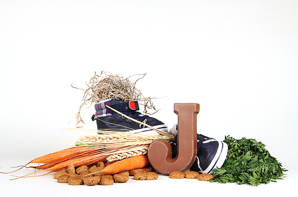 포토 JPG 해외이미지 캐릭터 어린이 신발 사탕 선물 옥수수 사람없음 과자 초콜릿 당근 견과류 성자 달콤 볏짚 편지 후추 생강 해외202004 해외포토 종교 채소 디저트 곡류 뿌리채소 사람 맛 짚 향신료 파일형식 이미지허브