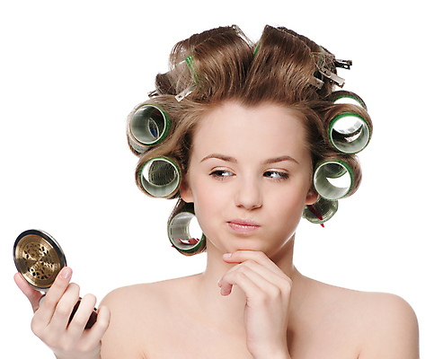 포토 JPG 해외이미지 모델 헤어스타일 손 감정 얼굴 장난 손가락 한명 20대 갈색 머리 유행 상점 거울 흰색 입 화려 파마 자르기 피부 피부관리 롤러 부드러움 돌봄 바디케어 스타일링 완벽 위생관리 스타일 해외202004 해외포토 1 컬러 컨셉 모션 관리 사람 청년 신체부위 뷰티 감각 파일형식 이미지허브