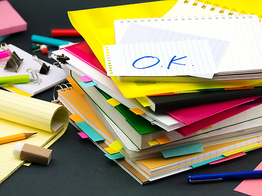 포토 JPG 해외이미지 교육 종이 문장 비즈니스 학교 사람없음 책 단어 스터디 사무실 쌓기 정보 흰색 업무 인쇄 책상 오브젝트 보고서 준비 문서 파일 폴더 페이지 수납 바인더 흙더미 회계 고립 보관소 해외202004 해외포토 문자 컬러 가구 모션 경제 학습 사무용품 흙 작업 저장 파일형식 더미 이미지허브