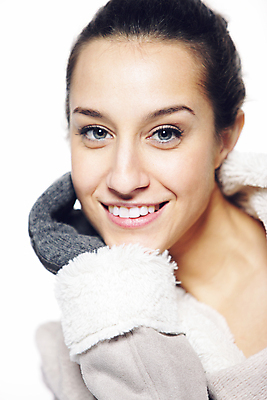 포토 JPG 해외이미지 백인 여자 청소년 갈색머리 한명 10대 컬러풀 유행 흰색 화려 우아함 스타일 여자한명만 해외202004 해외포토 서양인 1 헤어스타일 컬러 컨셉 사람 여자만 파일형식 이미지허브