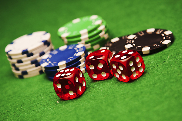 포토 JPG 해외이미지 리본 종이 길 백그라운드 돈 놀이 탁자 뼈 미술 사람 사람없음 빨간색 초록색 파티 검은색 수확 게임 흰색 우승 신용카드 4 행운 재산 고급 도박 위험 카지노 주사위 클럽 기회 포커 라스베가스 옛날 해외202004 해외포토 컬러 가구 컨셉 농업 문화예술 이벤트 금융 숫자 최고 트럼프 파일형식 이미지허브