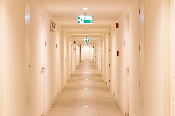 포토 JPG 해외이미지 모양 디자인 도로 길 선 벽 패턴 오렌지 건축양식 창문 자국 불 출입구 거리 바닥 주택 따뜻함 사람없음 건물 빛 상자 사무실 반사 문 우주 산책 방 종 복도 닫기 연결 사인 통로 정사각형 공포 좁은 부드러움 층 깊이 루트 방법 선로 직진 해외202004 해외포토 자연요소 도형 건축물 건축 무늬 과일 비즈니스 교통시설 모션 휴식 감각 파일형식 이미지허브