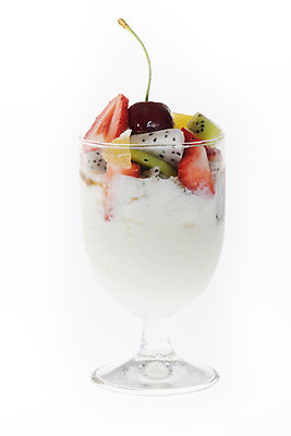 포토 JPG 해외이미지 열매 음식 백그라운드 다이어트 오렌지 과일 딸기 포도 디저트 건강 키위 사람없음 컵 빨간색 초록색 컬러풀 샐러드 흰색 신선 칵테일 닫기 달콤 아침식사 자르기 민트 블루베리 슬라이스 칼로리 요거트 고립 채식주의자 해외202004 해외포토 식물 식기 컬러 모션 유제품 주류 식사 맛 허브 채식 파일형식 이미지허브