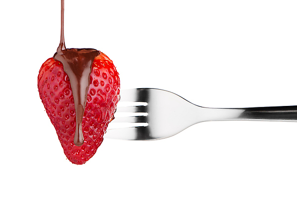 포토 JPG 해외이미지 포크 딸기 실내 사람없음 한개 초콜릿 흐름 흰배경 꽂음 해외202004 해외포토 1 식기 백그라운드 컨셉 과일 디저트 내부 흰색 파일형식 이미지허브