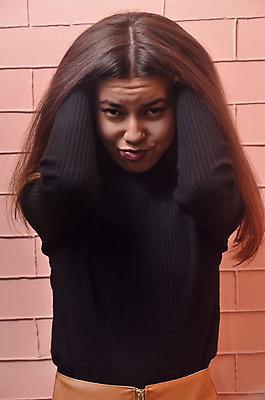 포토 JPG 해외이미지 1 학생 응시 여자 행복 백그라운드 생각 아이디어 갈색머리 한명 사람 동양인 성인 유행 우주 일본 꿈 질문 호기심 고립 배려 해외202004 해외포토 헤어스타일 시선 감정 아시아 컨셉 인종 파일형식 이미지허브