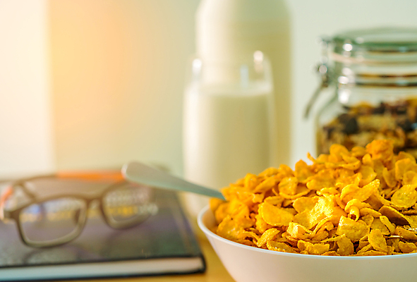 포토 JPG 해외이미지 안경 음료 어린이 음식 백그라운드 유리 탁자 아침 건강 옥수수 사람없음 목재 노란색 숟가락 식사 우유 추위 흰색 신선 액체 소 사발 달콤 맛 아침식사 상품 시원함 시리얼 교과서 유기농 내추럴 점심식사 단백질 뮤즐리 채식주의자 칼슘 귀리 해외202004 해외포토 주간 나무 웰빙 잡화 컬러 가구 컨셉 재료 포유류 재질 교재 유제품 곡류 수저 사람 사기그릇 채식 영양소 파일형식 이미지허브