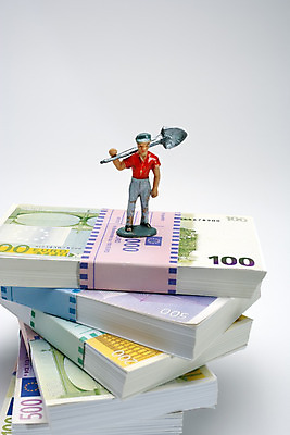 포토 JPG 해외이미지 백인 유럽 백그라운드 지폐 돈 비즈니스 성공 사람없음 금융 저축 유로 업무 재산 수집 종업원 가정경제 환율 해외202004 해외포토 서양인 직업 나라 컨셉 가정 경제 작업 파일형식 이미지허브