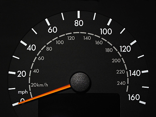 포토 JPG 해외이미지 교통시설 자동차 사람없음 가로 검은색 속도 속도계 카피스페이스 해외202004 해외포토 육상교통 컬러 교통 공백 시설 파일형식 이미지허브