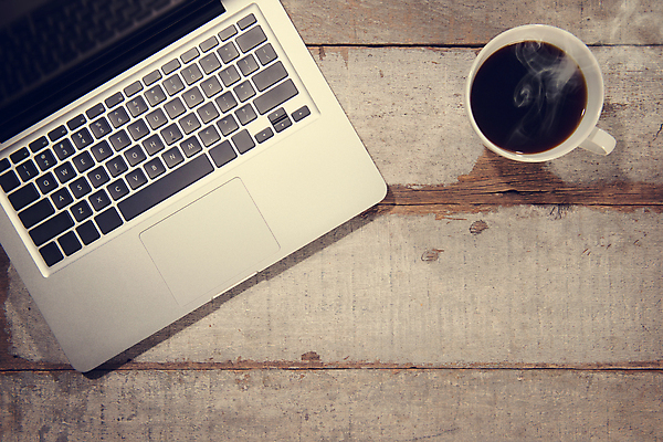 포토 JPG 해외이미지 커피 백그라운드 비즈니스 사람없음 컵 노트북 컴퓨터 갈색 공책 공백 머그컵 책상 오브젝트 심플 목업 카피스페이스 해외202004 해외포토 식기 음료 컬러 가구 문구용품 전자제품 파일형식 이미지허브