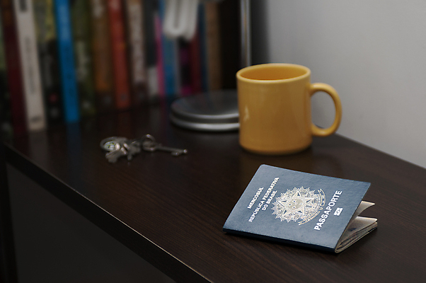 포토 JPG 해외이미지 여행 비즈니스 탁자 사람없음 일상 파란색 여행객 정보 이름 남아메리카 문서 여권 신분 법 성별 우표 시민 비자 이민 브라질사람 규칙적 해외202004 해외포토 컬러 가구 이동 컨셉 아메리카 사람 라이프 국민 파일형식 이미지허브