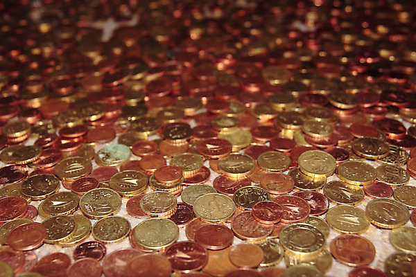 포토 JPG 해외이미지 1 유럽 백그라운드 돈 2 비즈니스 사람없음 금융 경제 빛 글로벌 쌓기 동전 저축 유로 10 절약 변화 재산 황금 은색 부식 투자 상업 5 아일랜드 보물 제비 빚 센트 유럽연합 잭팟 해외202004 해외포토 나라 컬러 컨셉 모션 조류 숫자 파일형식 이미지허브