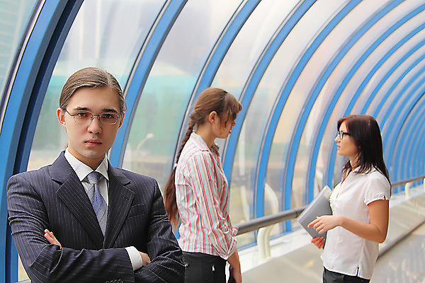 포토 JPG 해외이미지 백인 직업 1 응시 남자 행복 얼굴 백그라운드 비즈니스 성공 노동자 미소 웃음 사람 정장 성인 세명 금융 사무실 흰색 비즈니스맨 자신감 대표 동료 컨설턴트 경영자 경영 고립 유일 표현성 치프 해외202004 해외포토 서양인 시선 옷 감정 컬러 컨셉 관계 표정 신체부위 경제 직장인 전문직 상담 리더 파일형식 이미지허브