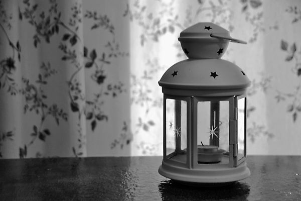 포토 JPG 해외이미지 전통 디자인 종교 문화 벽 백그라운드 패턴 목걸이 탁자 사람없음 야외 목재 장식 빨간색 빛 금속 검은색 축제 어둠 수확 흰색 기도 등불 램프 축하 인사 클래식 야간 이슬람교 오브젝트 복고 신성 동쪽 묵주 승진 고립 라마단 아랍어 옛날 해외202004 해외포토 자연요소 나무 컬러 가구 컨셉 무늬 농업 재료 장신구 종교용품 재질 조명 예절 방향 파일형식 이미지허브