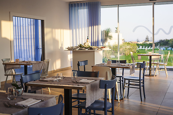 포토 JPG 해외이미지 접시 디자인 음료 음식 결혼 백그라운드 포크 유리 탁자 휴가 디저트 요리 이벤트 사람없음 내부 목재 장식 빨간색 갈색 파티 케이크 주방 요식업 식당 식사 저녁식사 카페 식탁보 흰색 축하 신선 고급 우아함 달콤 맛 먹기 크림 서비스 냅킨 설정 점심식사 해외202004 해외포토 나무 식기 산업 컬러 가구 컨셉 재료 모션 재질 상점 파일형식 이미지허브