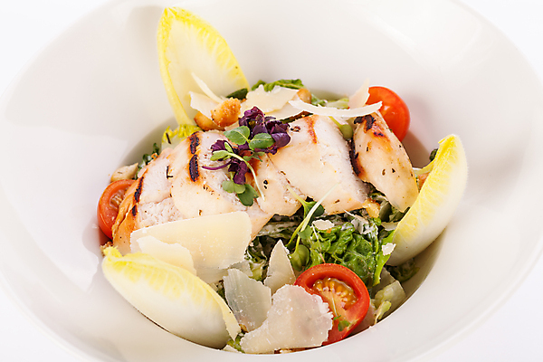 포토 JPG 해외이미지 전통 접시 음식 백그라운드 잎 다이어트 토마토 채소 오이 치즈 파슬리 건강 육류 요리 사람없음 초록색 식당 식사 치킨 샐러드 신선 고명 맛 그릴 상추 자르기 굽기 먹기 허브 메뉴 유기농 양배추 점심식사 고립 단백질 시저샐러드 해외202004 해외포토 식물 식기 웰빙 컬러 컨셉 식재료 모션 주방용품 유제품 상점 구이 닭고기요리 영양소 파일형식 이미지허브