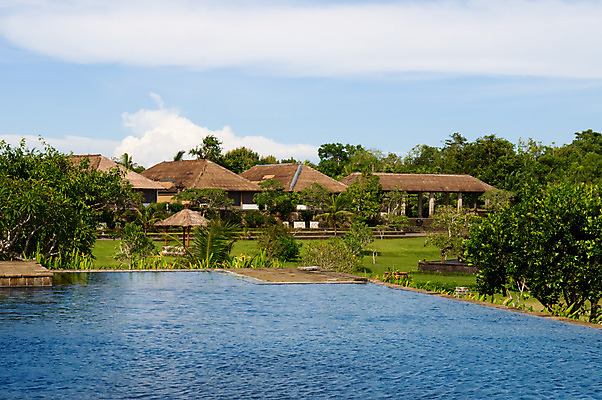 포토 JPG 해외이미지 나무 식물 아시아 밭 자연 호텔 산 풍경 사람없음 야외 초록색 물 평화 정원 계곡 수영 신선 오두막 빌라 시골집 휴양지 질감 발리 인도네시아 장면 헛간 파라다이스 해외202004 해외포토 자연요소 나라 컬러 섬 컨셉 농업 숙소 주택 장소 수상스포츠 생태계 저장고 파일형식 이미지허브