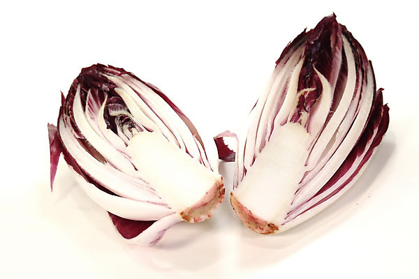 포토 JPG 해외이미지 음식 채소 건강 사람없음 빨간색 어둠 샐러드 신선 맛 먹기 흰배경 날것 쉬운 치커리 억울 해외202004 해외포토 감정 컬러 백그라운드 컨셉 모션 흰색 파일형식 이미지허브