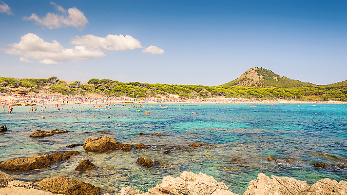 포토 JPG 해외이미지 유럽 바다 하늘 휴식 산 풍경 사람없음 여름 파란색 태양 스페인 터키석 해외202004 해외포토 자연요소 계절 나라 컬러 컨셉 보석 파일형식 이미지허브