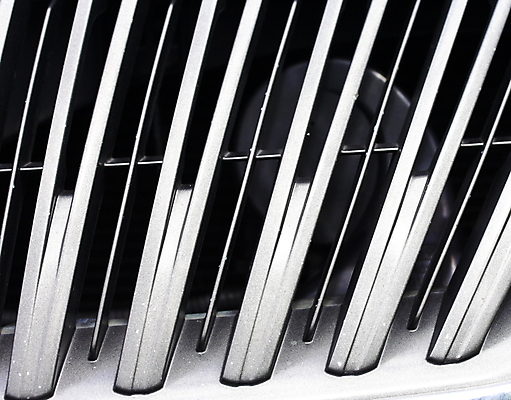 포토 JPG 해외이미지 디자인 선 자동차 사람없음 금속 고급 그릴 은색 대각선 자동 해외202004 해외포토 육상교통 컬러 컨셉 재질 주방용품 파일형식 이미지허브