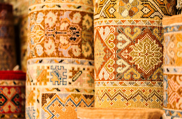 포토 JPG 해외이미지 전통 손 디자인 산업 아시아 백그라운드 패턴 바닥 기술 미술 동양인 사람없음 내부 장식 빨간색 컬러풀 상점 카펫 활발 수확 직물 시장 닫기 중앙 이슬람교 무역 질감 매듭 동쪽 수공예 양모 아랍어 옛날 이란 짜기 핸드메이드 해외202004 튀르키예 해외포토 나라 종교 컬러 컨셉 무늬 농업 중동 모션 문화예술 인종 신체부위 공예 방향 파일형식 이미지허브