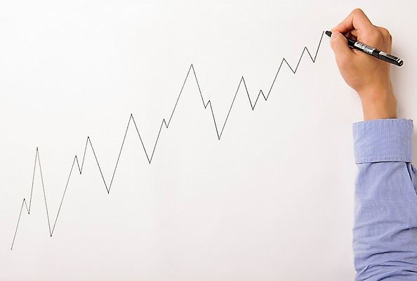 포토 JPG 스튜디오촬영 손 남자 비즈니스 그래프 실내 사람 신체부위 펜 사무용품 그리기 오브젝트 상승 국내포토 컨셉 모션 문구용품 내부 필기구 파일형식