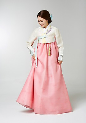 포토 JPG 스튜디오촬영 전신 여자 명절 실내 한명 서기 미소 사람 동양인 성인 30대 한국인 한복 여자만 여자한명만 성인여자만 성인한명만 성인여자한명만 장년만 장년여자만 장년여자한명만 성인만 국내포토 1 한국전통 전통 기념일 모션 표정 인종 내부 장년 전통의상 파일형식