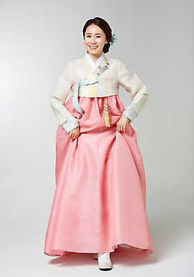 포토 JPG 스튜디오촬영 전신 여자 명절 실내 한명 서기 미소 사람 동양인 성인 30대 한국인 한복 여자만 여자한명만 성인여자만 성인한명만 성인여자한명만 장년만 장년여자만 장년여자한명만 성인만 국내포토 1 한국전통 전통 기념일 모션 표정 인종 내부 장년 전통의상 파일형식