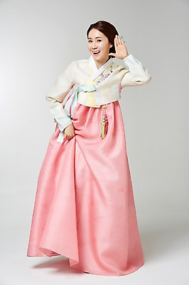 포토 JPG 스튜디오촬영 전신 여자 명절 포즈 실내 한명 서기 사람 동양인 손짓 성인 30대 듣기 한국인 한복 여자만 여자한명만 성인여자만 성인한명만 성인여자한명만 장년만 장년여자만 장년여자한명만 성인만 국내포토 1 한국전통 전통 기념일 모션 인종 내부 장년 전통의상 파일형식