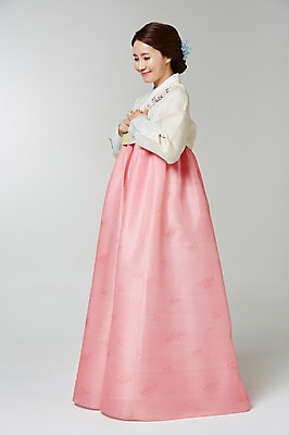 포토 JPG 스튜디오촬영 전신 여자 명절 포즈 실내 한명 서기 사람 동양인 성인 옆모습 30대 한국인 한복 여자만 여자한명만 성인여자만 성인한명만 성인여자한명만 장년만 장년여자만 장년여자한명만 성인만 국내포토 1 한국전통 전통 기념일 뷰포인트 모션 인종 내부 장년 전통의상 파일형식